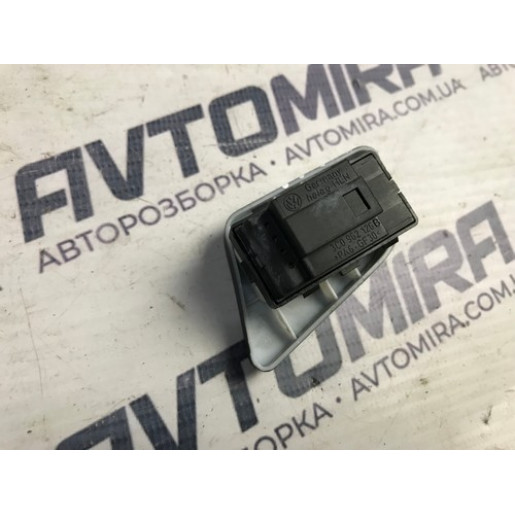  Кнопка центрального замка передней правой двери VW Passat B6 2005-2010 3C0962126B
